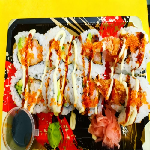 8 Pcs Tempura King Prawn & Avocado Roll 
